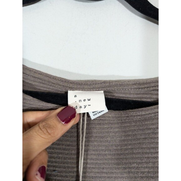 NWT A New Day Top Women M Taupe Gray Dolman Sleeve Relaxed Fit Shirt Lagenlook - Picture 3 of 7